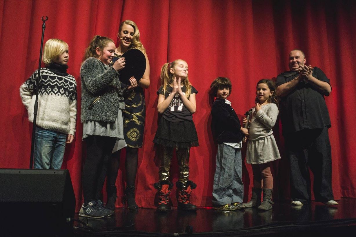 Det var en børnejury på seks medlemmer, der havde udvalgt Univers på vers som vinder blandt de tre nominerede børnejazzorkestre. Foto: James Hjertholm
