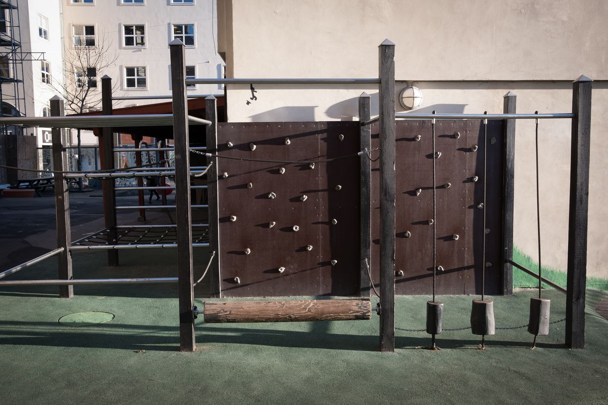 Når skolerne i København genåbner på onsdag, er der ikke mange udendørs kvardratmeter at boltre sig på. Foto: Ola Saltin