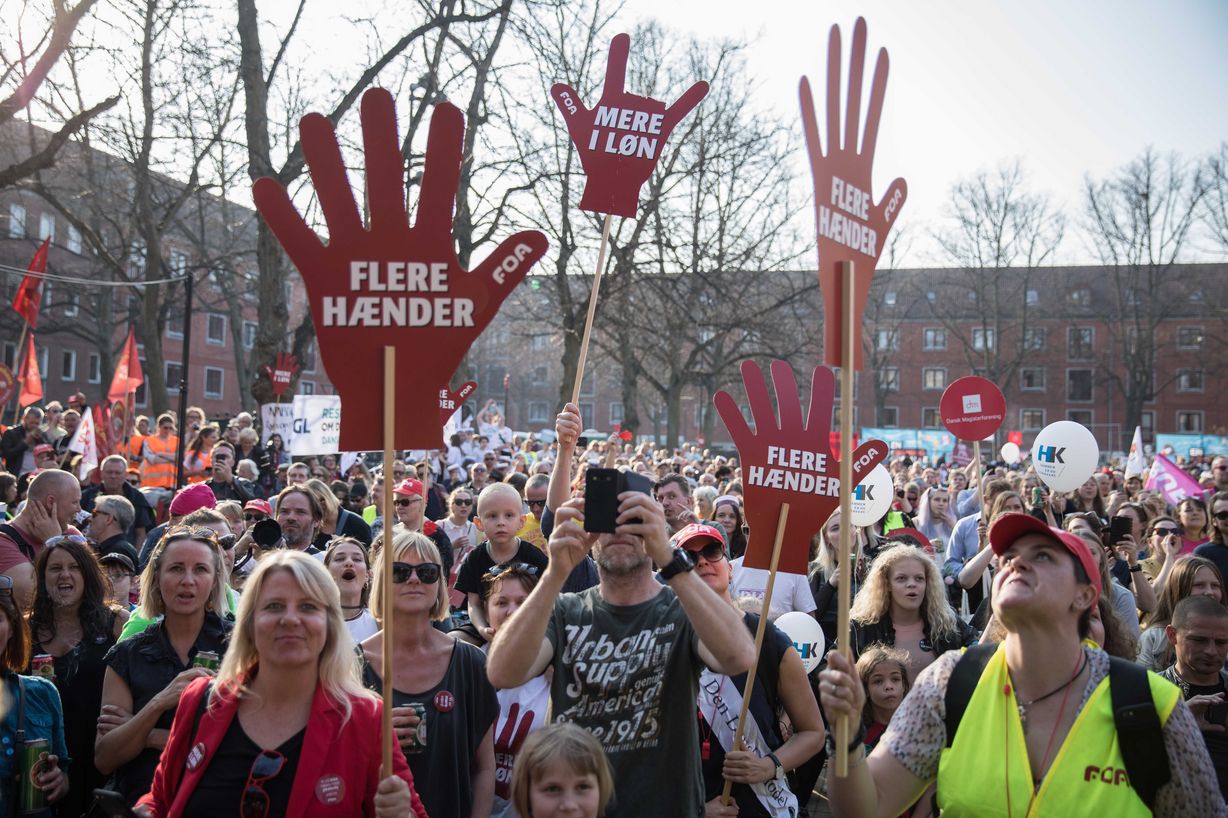 Flere tusinde mennesker var med til solidaritetsfesten på Blågårds Plads. Foto: Jan Klint Poulsen