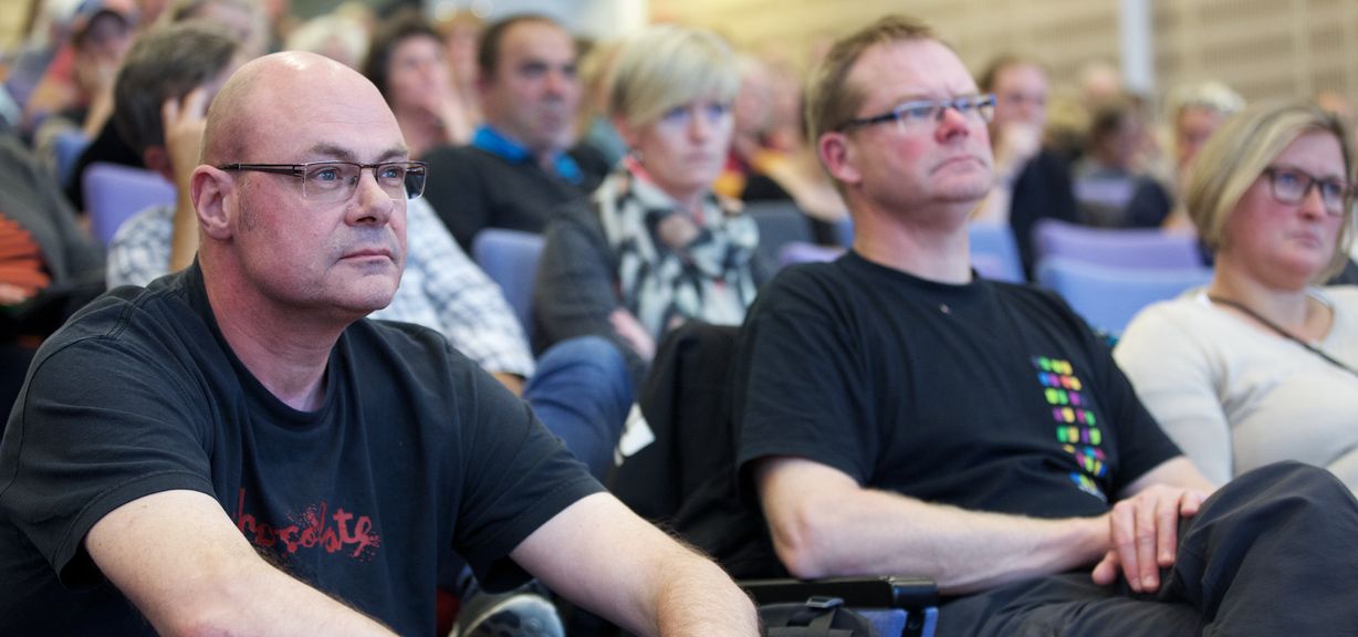 Der blev lyttet intenst fra stolerækkerne under debatten. Foto: Jan Klint Der blev lyttet intenst fra stolerækkerne under debatten. Foto: Jan Klint