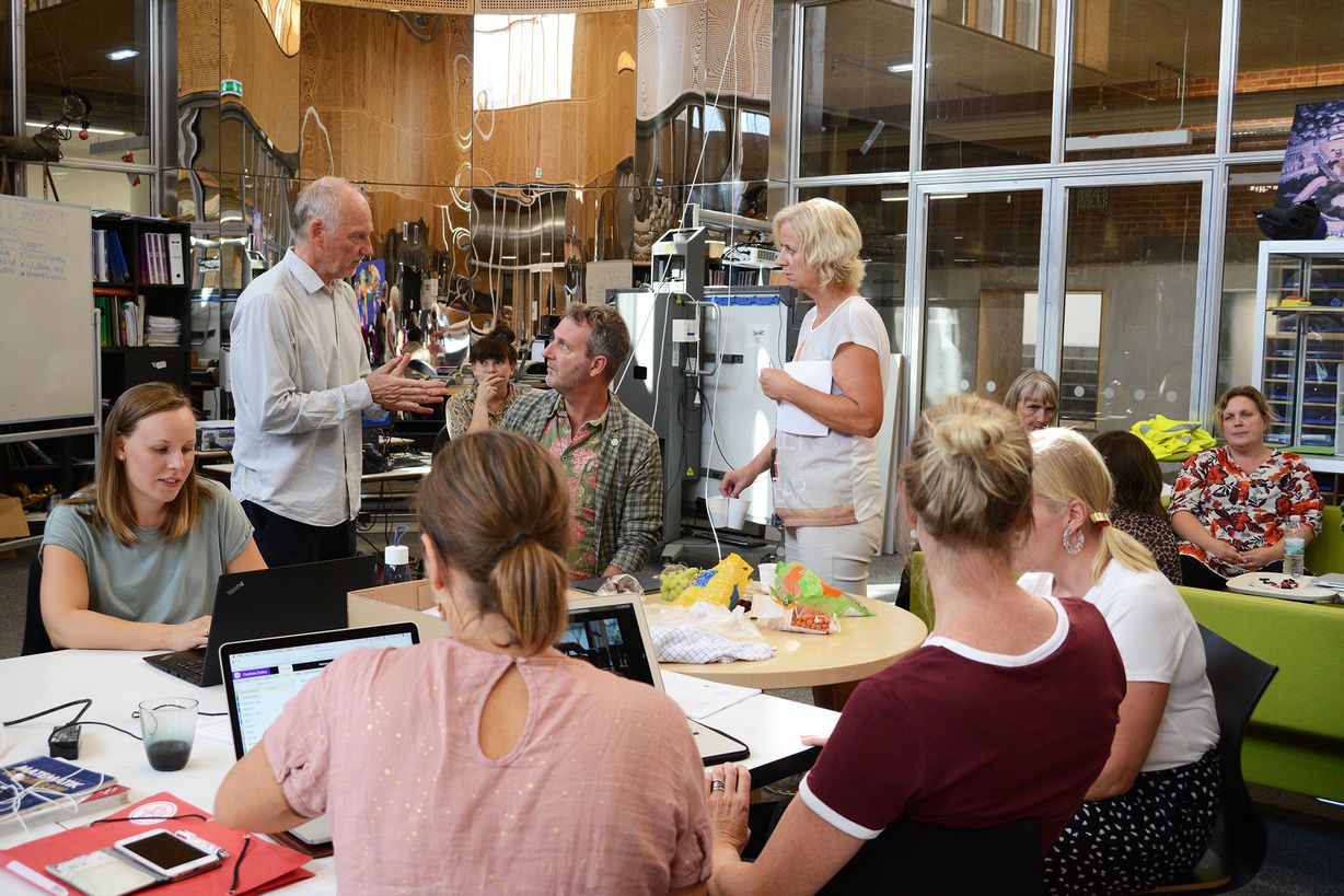 Fra venstre: KLF-formand Lars Sørensen, AMR Niels Korsgaard-Pedersen og TR Birgitte Pedersen. Foto: Peter Garde