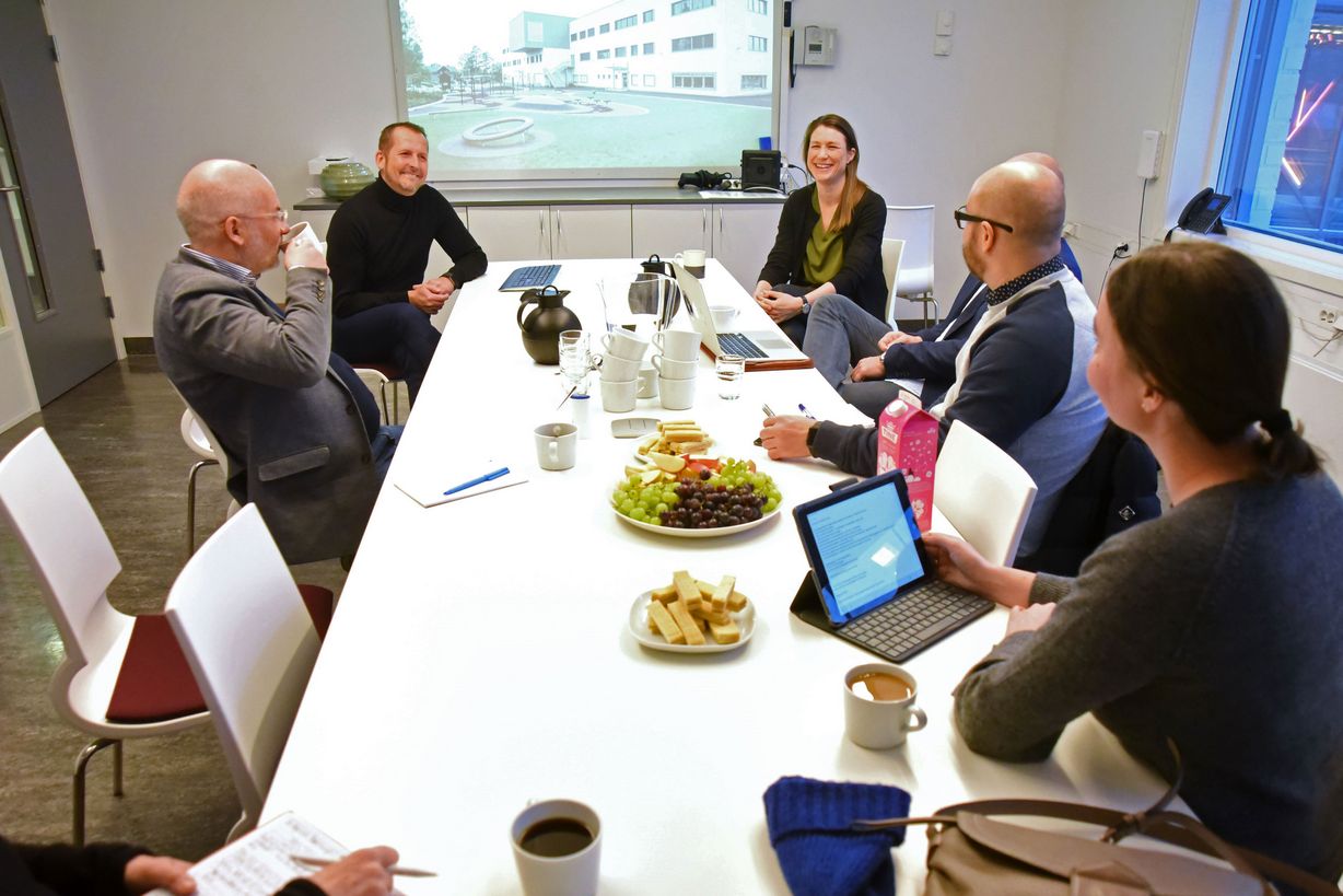 På Nordseter Skole har skoleleder Gjermund Jørgensen stor tillid til, at lærerne træffer de rigtige valg. Men der er udviklingspligt. Foto: Erik Schmidt På Nordseter Skole har skoleleder Gjermund Jørgensen stor tillid til, at lærerne træffer de rigtige valg. Men der er udviklingspligt. Foto: Erik Schmidt