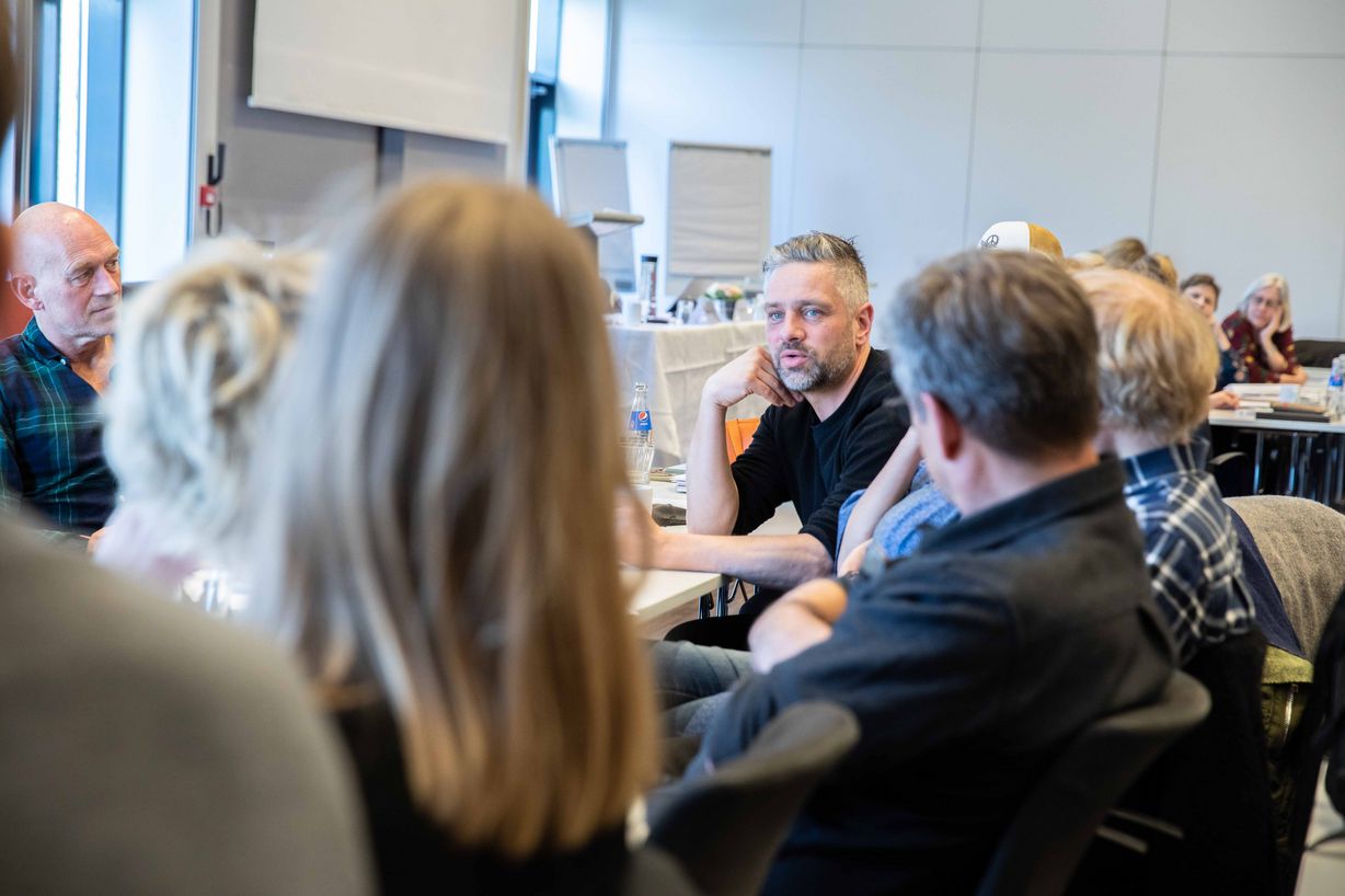 I store grupper drøftede tillidsrepræsentanterne forskellige tiltag i bestræbelserne på at få en ny forbedret lokalaftale for lærerne i København. Foto: Jan Klint Poulsen