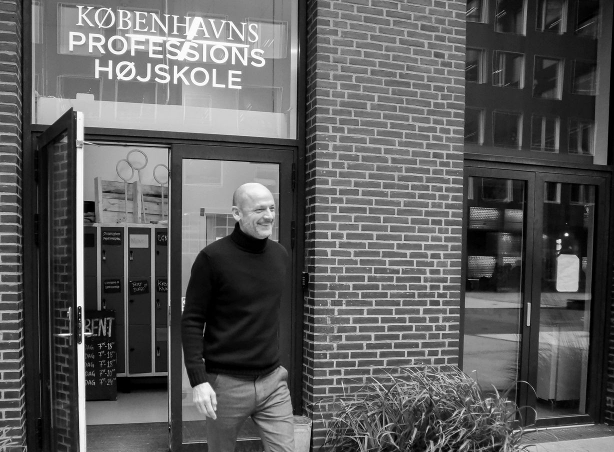 Københavns Professionshøjskole er én af landets største udbydere af videregående uddannelser, og rektor Stefan Hermann mener, han har noget at byde skolelederne på. Foto: Erik Schmidt Københavns Professionshøjskole er én af landets største udbydere af videregående uddannelser, og rektor Stefan Hermann mener, han har noget at byde skolelederne på. Foto: Erik Schmidt