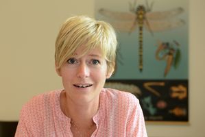 Line Frederiksen Baadsgaard er arbejdsmiljørepræsentant på SKIB og stiller op til DLF's hovedstyrelsesvalg. Foto: Peter Garde Line Frederiksen Baadsgaard er arbejdsmiljørepræsentant på SKIB og stiller op til DLF's hovedstyrelsesvalg. Foto: Peter Garde