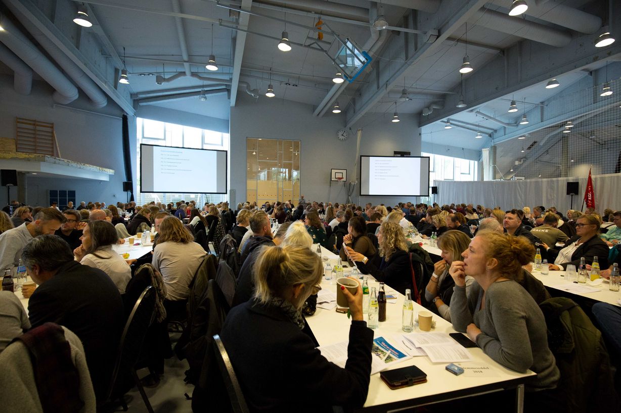 Korsgadehallen var godt fyldt op med medlemmer, da KLF's generalforsamling blev afholdt fredag eftermiddag. Foto: Jan Klint Poulsen