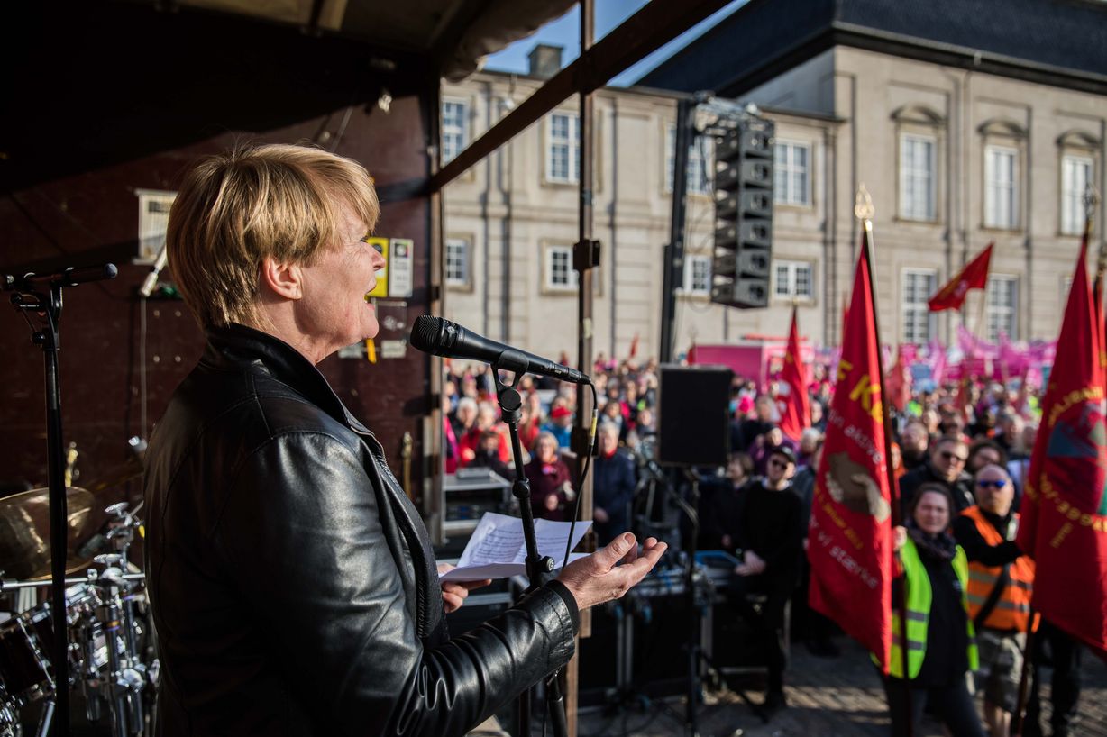 Danmarks Lærerforenings næstformand Dorte Lange holdt en stærk tale til stor begejstring for de mange tusinde fremmødte. Foto: Jan Klint Poulsen