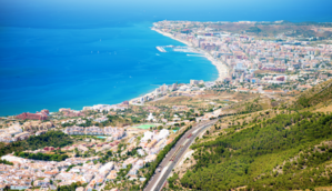 Udsigten over Benalmadena Costa på den spanske sydkyst, hvor KLF har en ferielejlighed. 
