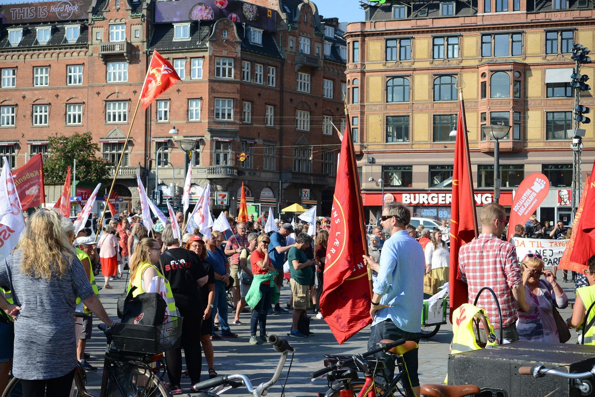 Der var stadigvæk god plads på Rådhuspladsen, da demonstrationen var fuldtallig. Foto: Peter Garde