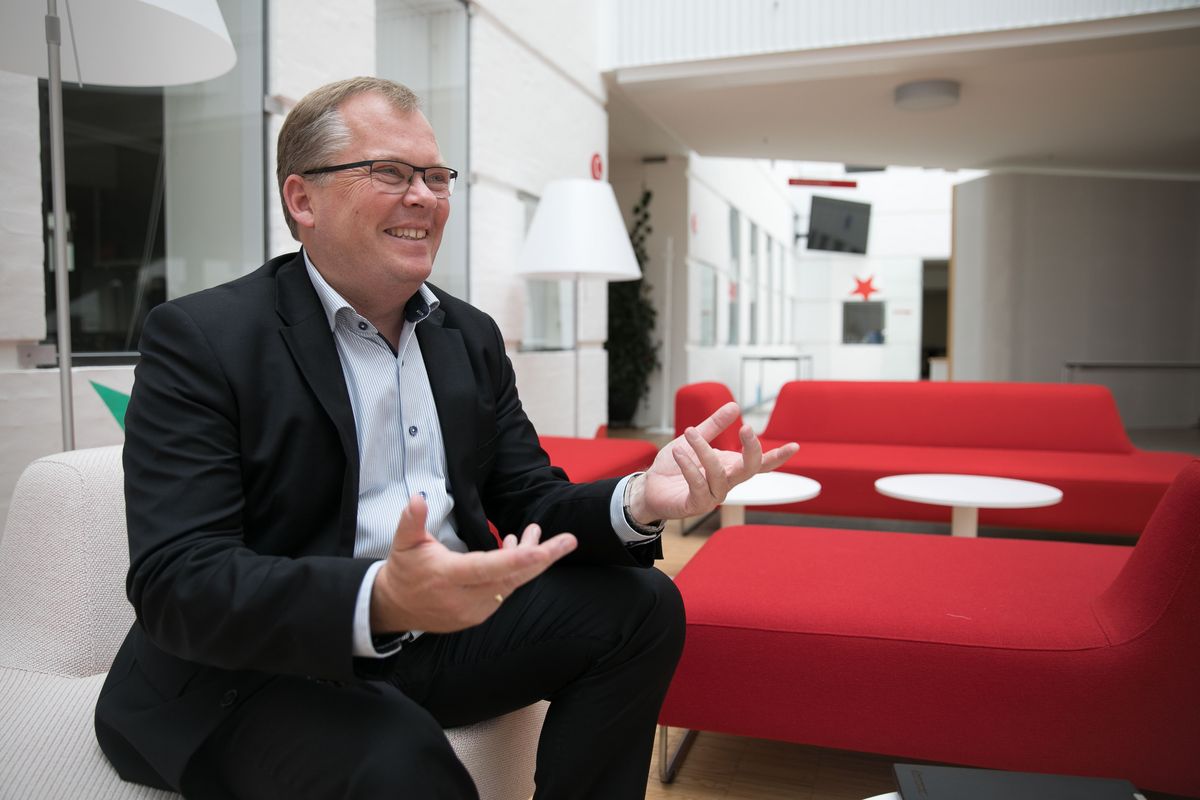 Mads Skytte har arbejdet i forsikringsbranchen i mere end 20 år. I dag er han forsikringschef i Tryg Industri, der har hovedsæde i Ballerup. Foto: Jan Klint Poulsen. Mads Skytte har arbejdet i forsikringsbranchen i mere end 20 år. I dag er han forsikringschef i Tryg Industri, der har hovedsæde i Ballerup. Foto: Jan Klint Poulsen.
